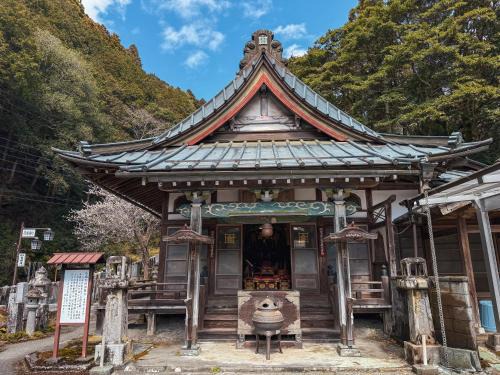 Minobu Hotel | 宿坊 窪之坊 Temple Lodging
