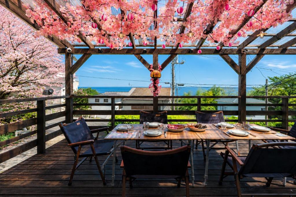 Higashiizu Villa | 愛犬と一緒 海と桜の貸切温泉ヴィラ サクラドッグガーデン伊豆熱川温泉