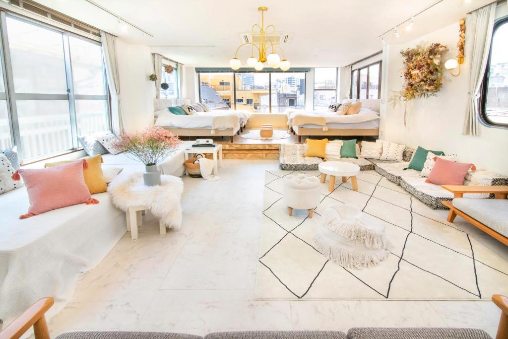 Azumabashi Apartment | 花火の見える宿Meee Asakusa3F4F 浅草徒歩3分 140平米Max22名 無料駐車場 屋上絶景 渋谷直通