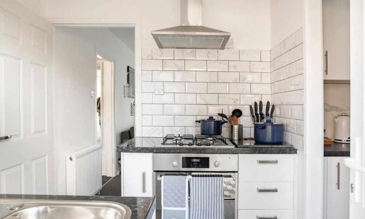 Cranbrook Apartment | 1 Bed-Sleeps 4-Free Parking-30 Min to central Ldn