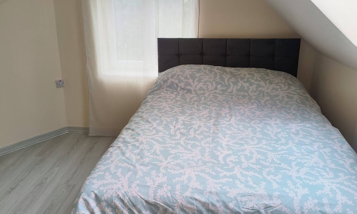 Broad Green Apartment | 10 min. to Wimbledon and 10 min. to East Croydon station Self contained flat