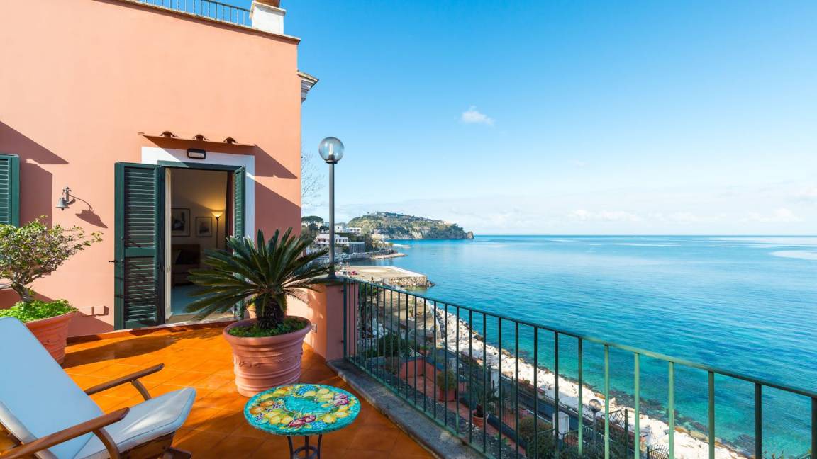 Lacco Ameno Apartment | 100 m² Apartment ∙ 3 bedrooms ∙ 6 guests