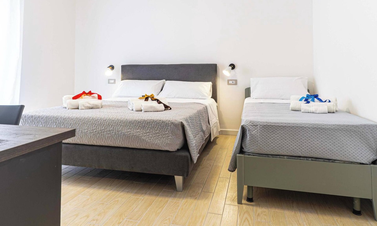Licusati Apartment | (103) Triple room with private bathroom - Room Rentals in Licusati (SA)