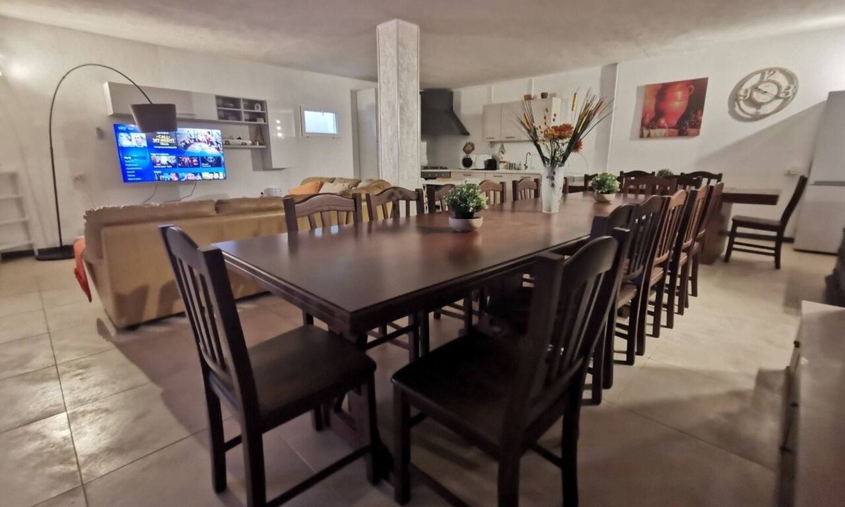 Fabrica di Roma Villa | 150 sq. m. apartment in villa with private pool and Jacuzzi