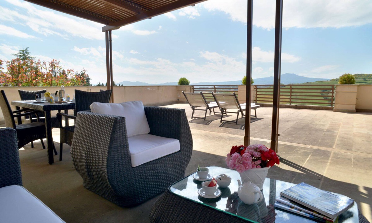 San Casciano dei Bagni Apartment | 1700 square feet, 2 bedrooms, 2 bathrooms, kitchen, living & panoramic terrace