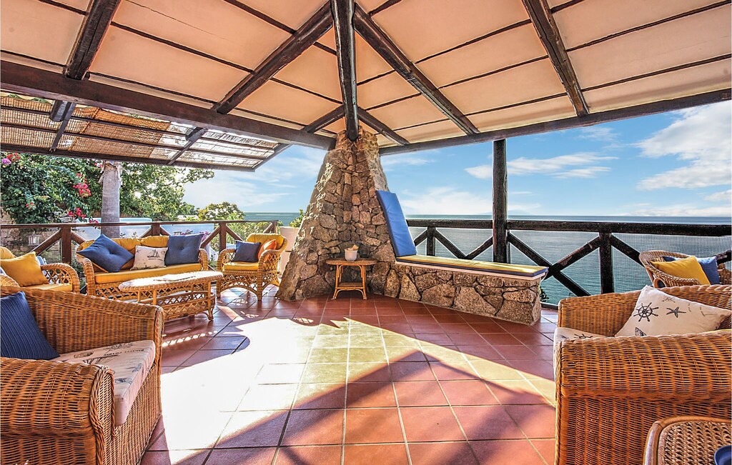 Costa dei Monaci House | 2 bedroom accommodation in Parghelia (VV)