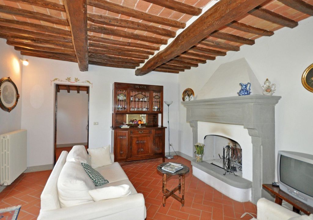 San Pietro a Cegliolo Apartment | 2 bedroom Apartment, sleeps 4 in Cortona with Pool, Air Con and WiFi