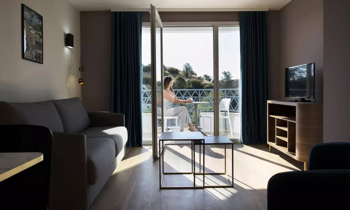Chatel-Guyon Apartment | 2-Room Apartment for 4 People in Como