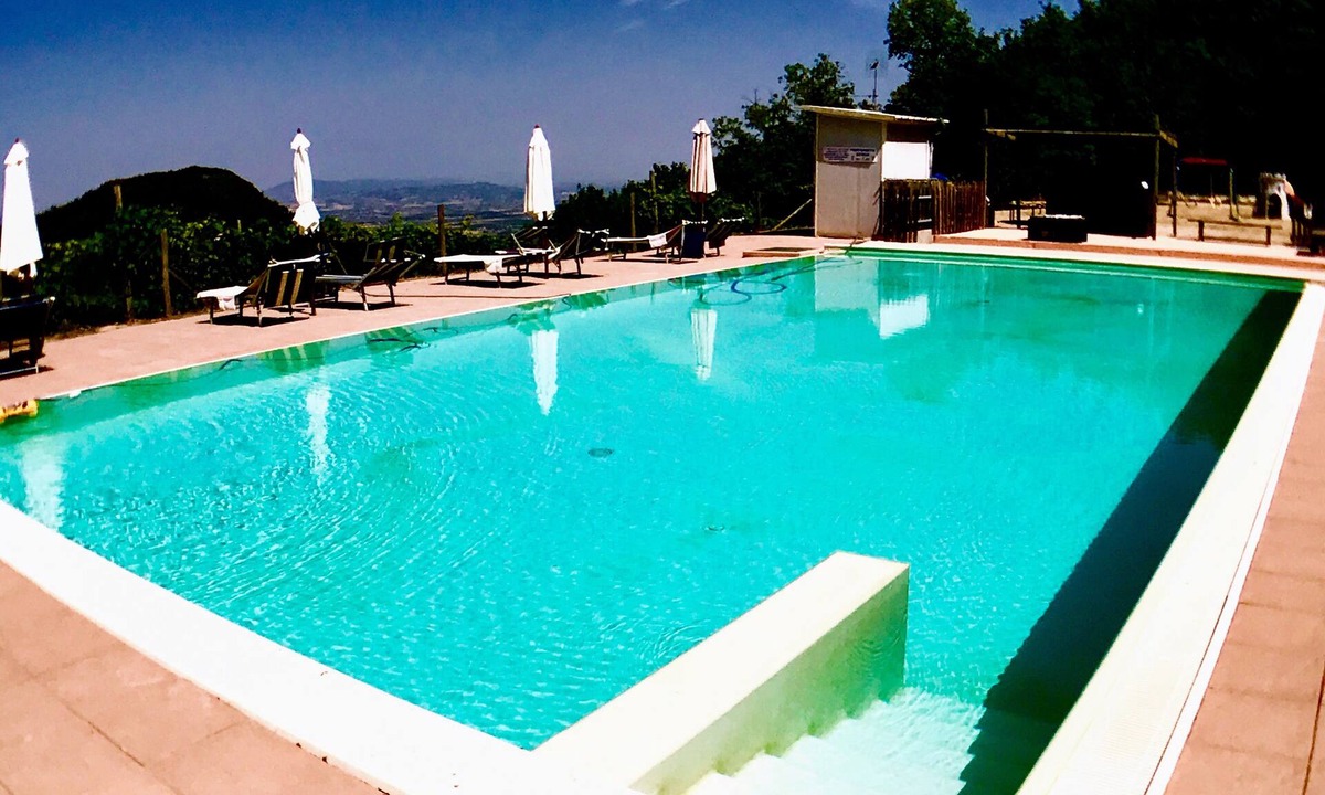 Spoleto House | 2 villas in adjoining fields - sleep 50 with infinity pool + fantastic views