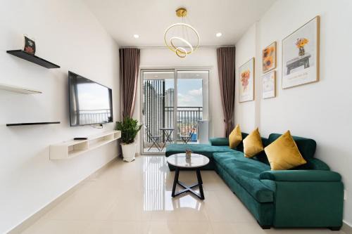 District 7 Apartment | 2br-Vibrant Home-Sunrise North-D7-Hana's Apart