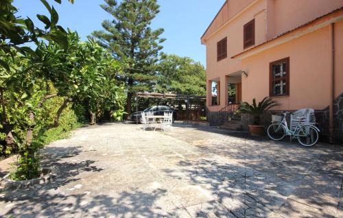 Laura House | 3 Bedroom Amazing Home In Capaccio Scalo