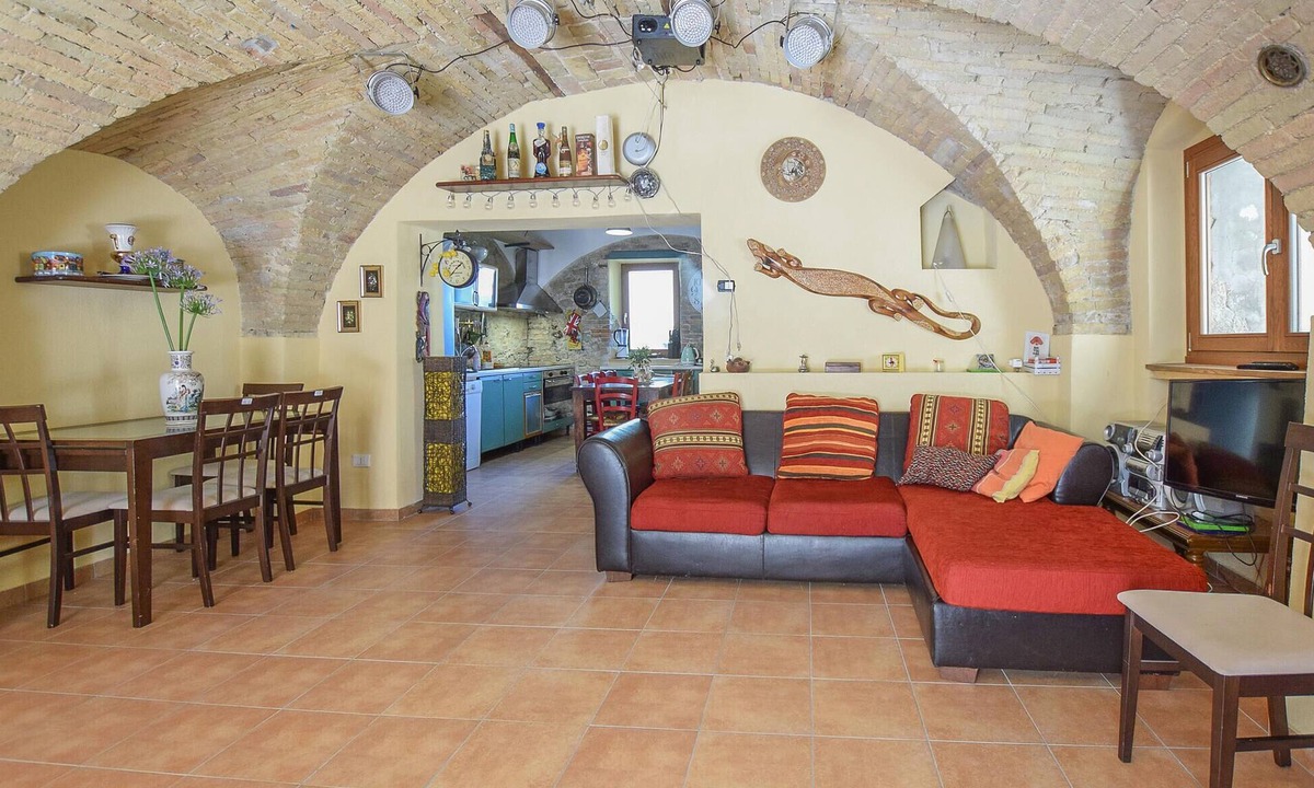 Castilenti Apartment | 3 bedroom gorgeous apartment in Castilenti