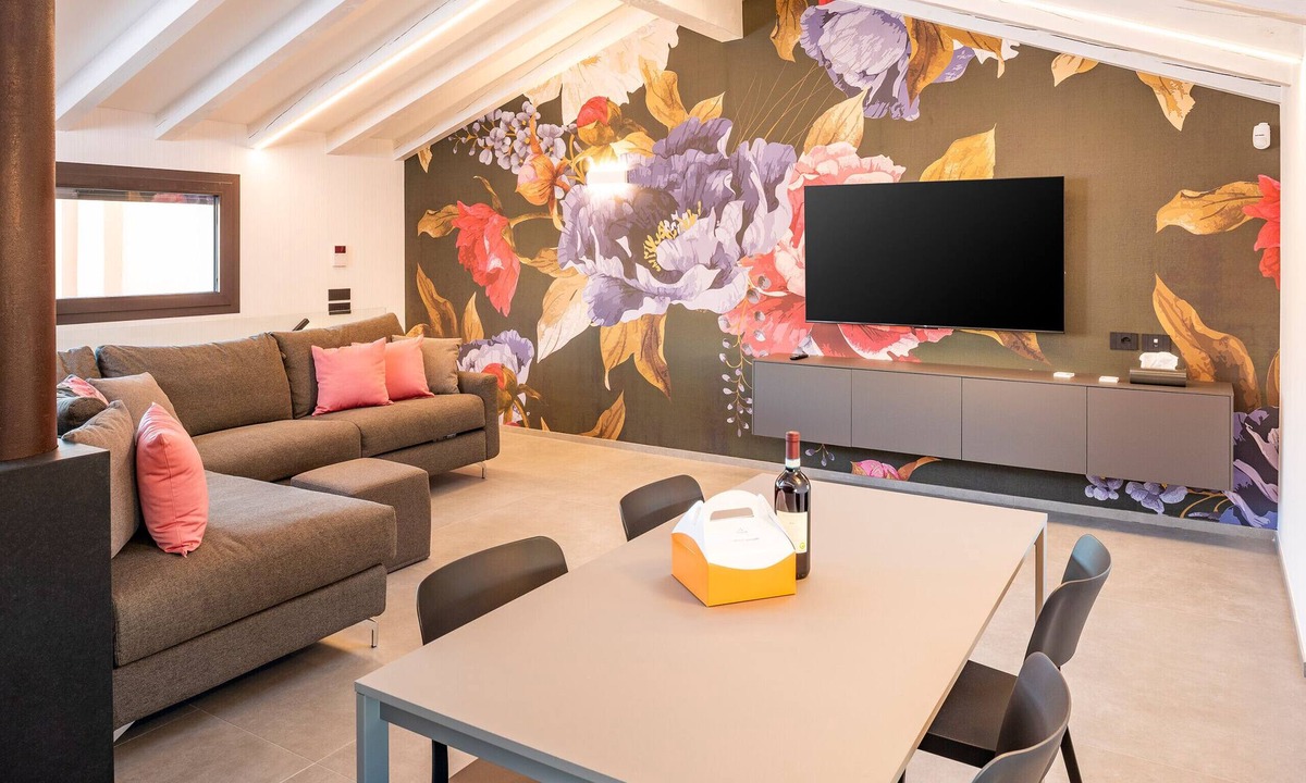 Old Town Apartment | 612A Blumen Apartment