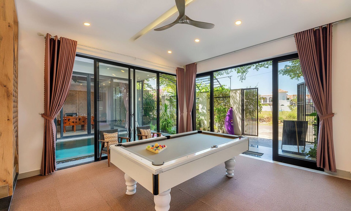 Cam An Villa | 6BRs w/Private Pool & Billiard - 7min to Beach