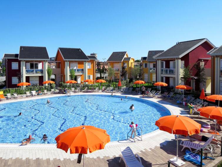Lido di Jesolo Resort | 70 m² Resort ∙ 2 bedrooms ∙ 7 guests