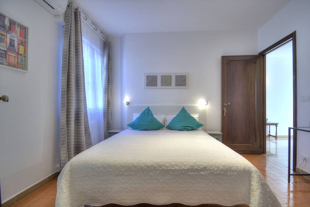 Mestre Apartment | 900MUSEUMnext 1 - private double bed / bathroom, wifi, aircond