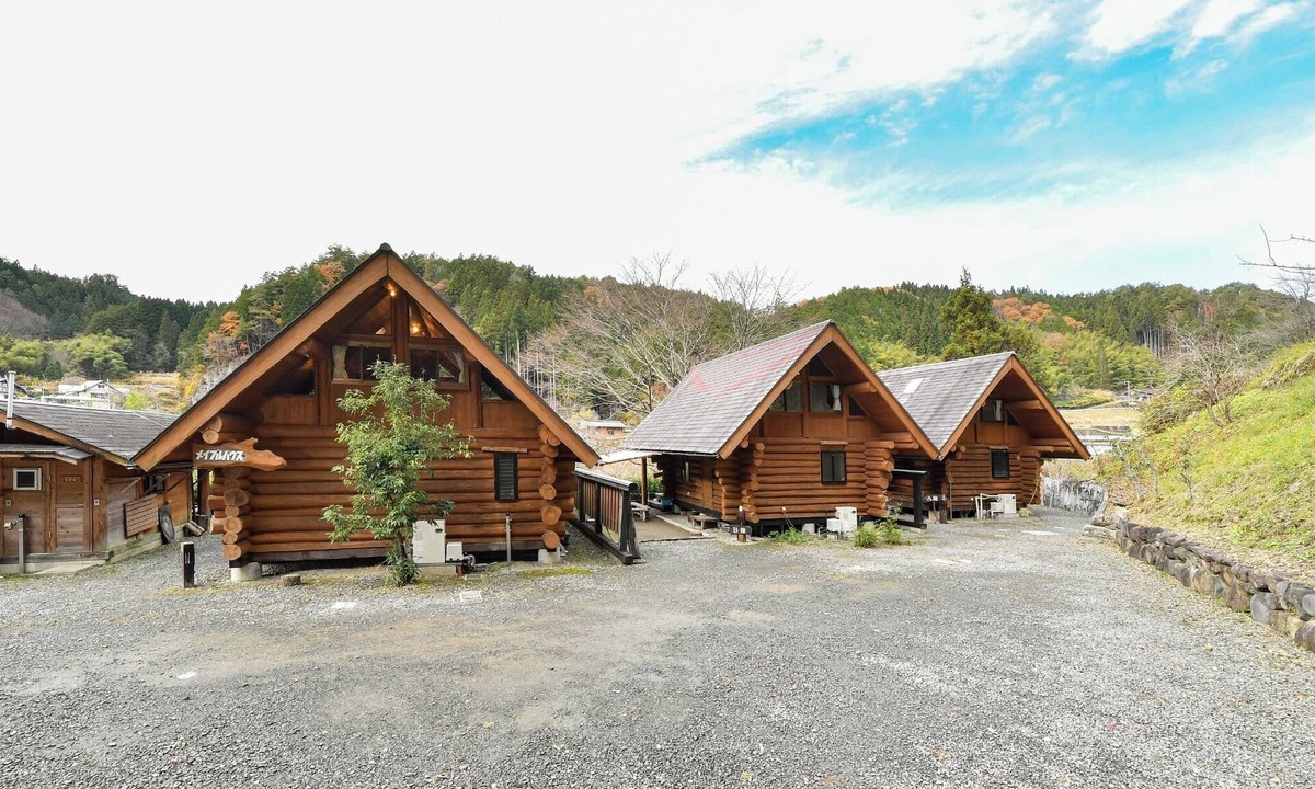 Gujo RV Rental | A building log housecapacity 6 people with BBQ/County Market Gifu