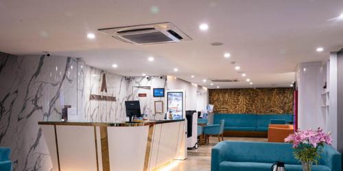 Van Mieu Hotel | A25 Premium Hotel - 12 Ngô Sỹ Liên