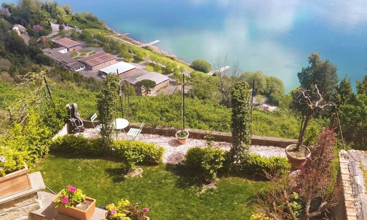 Castel Gandolfo Apartment | Accommodation With Lake View With Jacuzzi