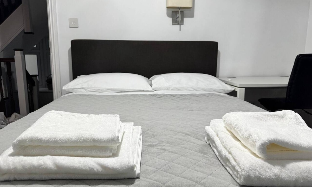 West Twickenham Apartment | Adorable 1-bedroom apartment in wonderful Twickenham neighborhood