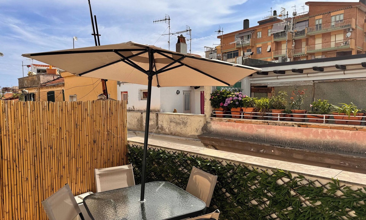 Gaeta House | Alley 9 and 3 quarters: ground-floor building downtown