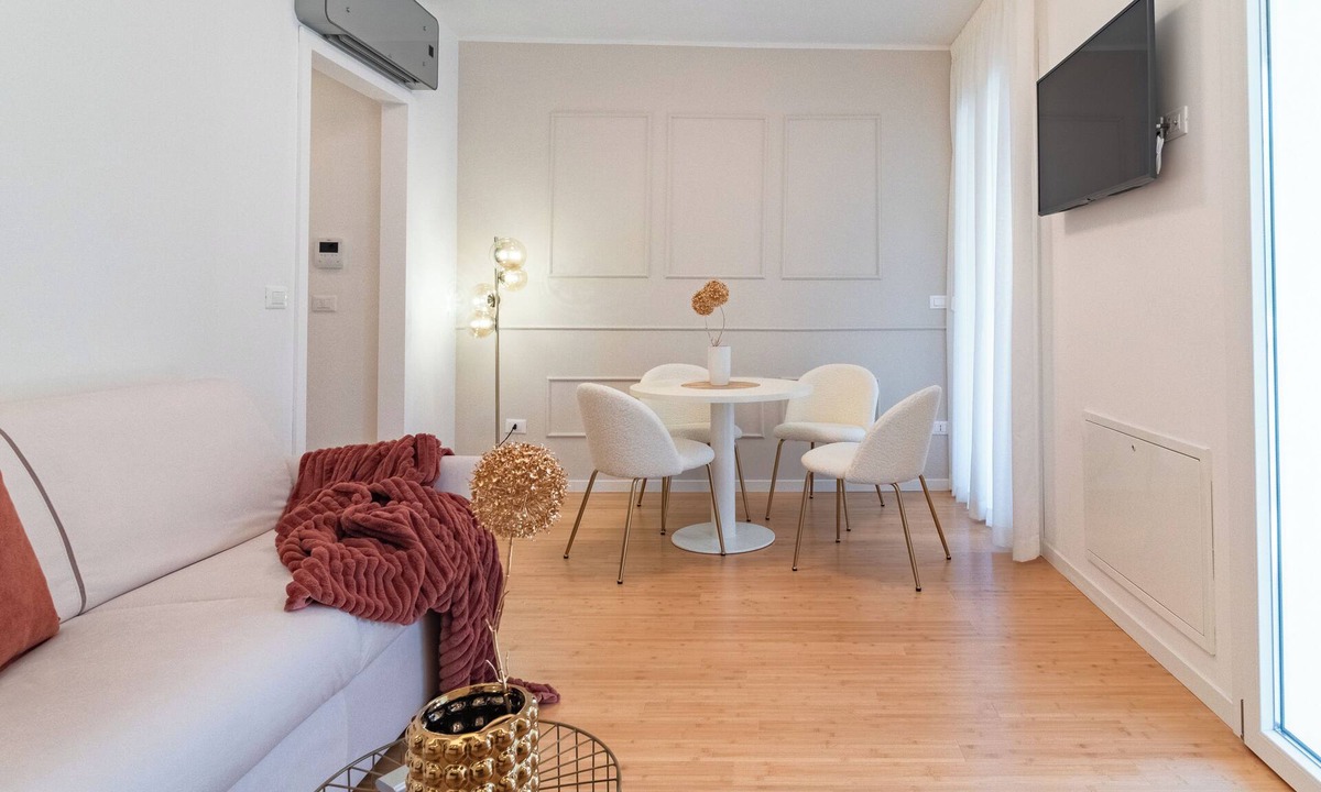 Pineta Apartment | An elegant welcome just a short walk from the beach and the D'Annunzio Pine Forest.