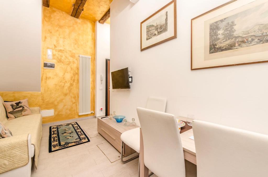 Cannaregio Apartment | ANDREA Venice FLAT Mezzanine Floor