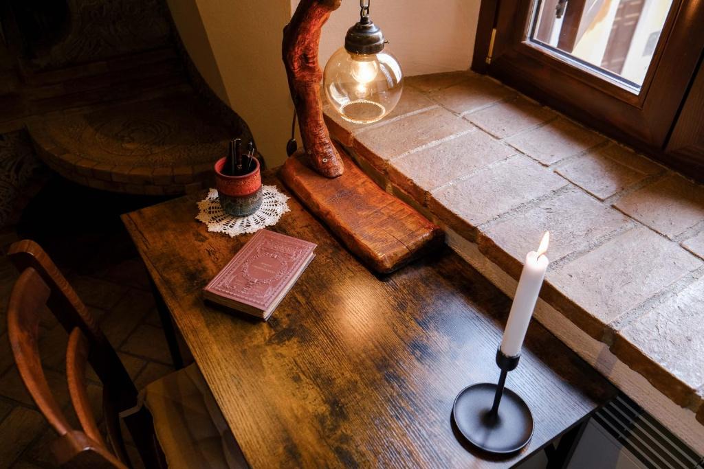 Mentana Apartment | Antica Borghese, Historic Home 20 min from Rome