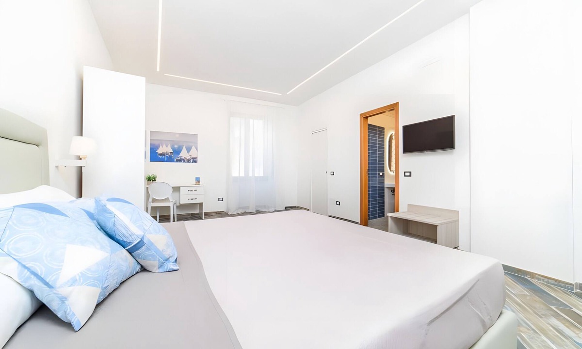 Meta Apartment | Apartment 'Capri Luxury Room' with Wi-Fi and Air Conditioning