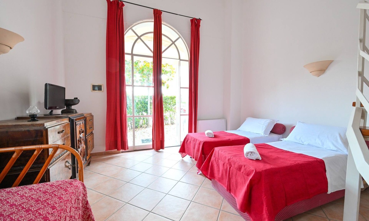 Sant'Angelo Apartment | Apartment-Classic-Ensuite with Shower-Garden view