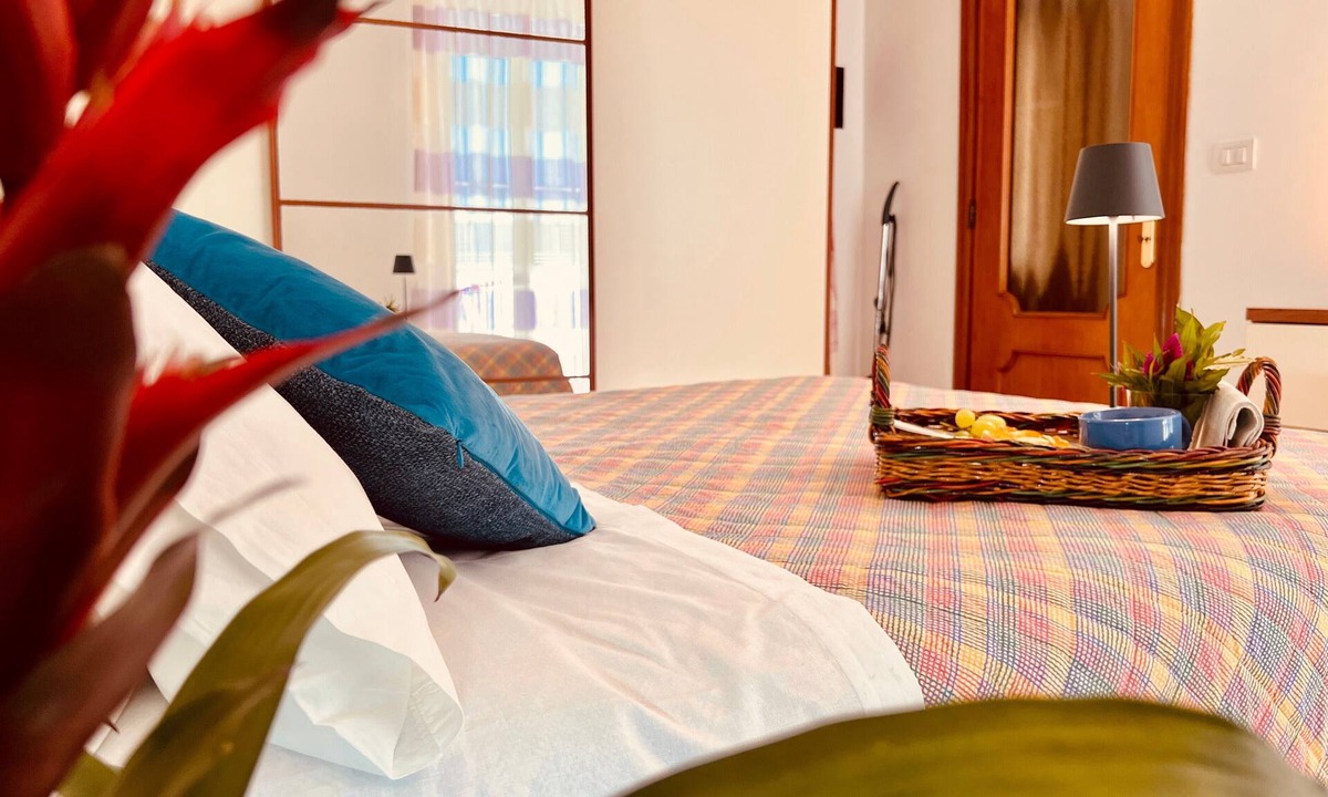 Chiesiola Apartment | Apartment 'Home Sweet Home Vieste' with Balcony, Wi-Fi and Air Conditioning