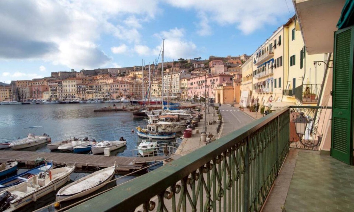 Portoferraio Old Town Apartment | Apartment Il Veliero with Amazing Sea View