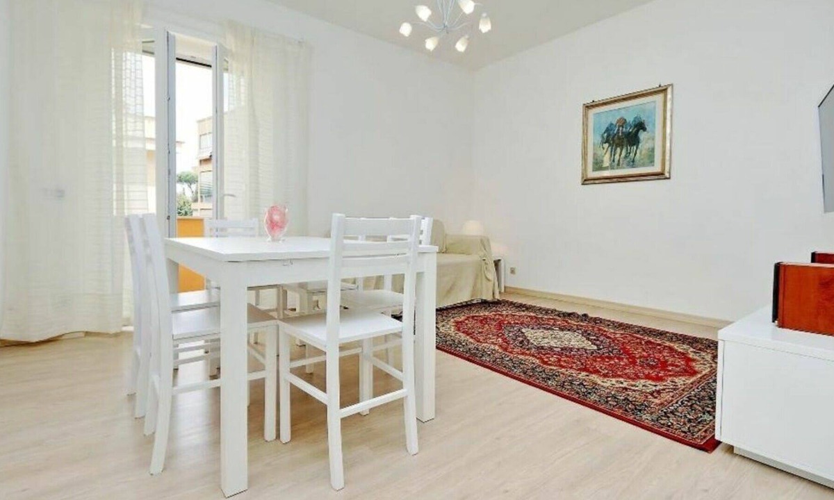 Gianicolense Apartment | Apartment in Rome with 2 bedrooms sleeps 4