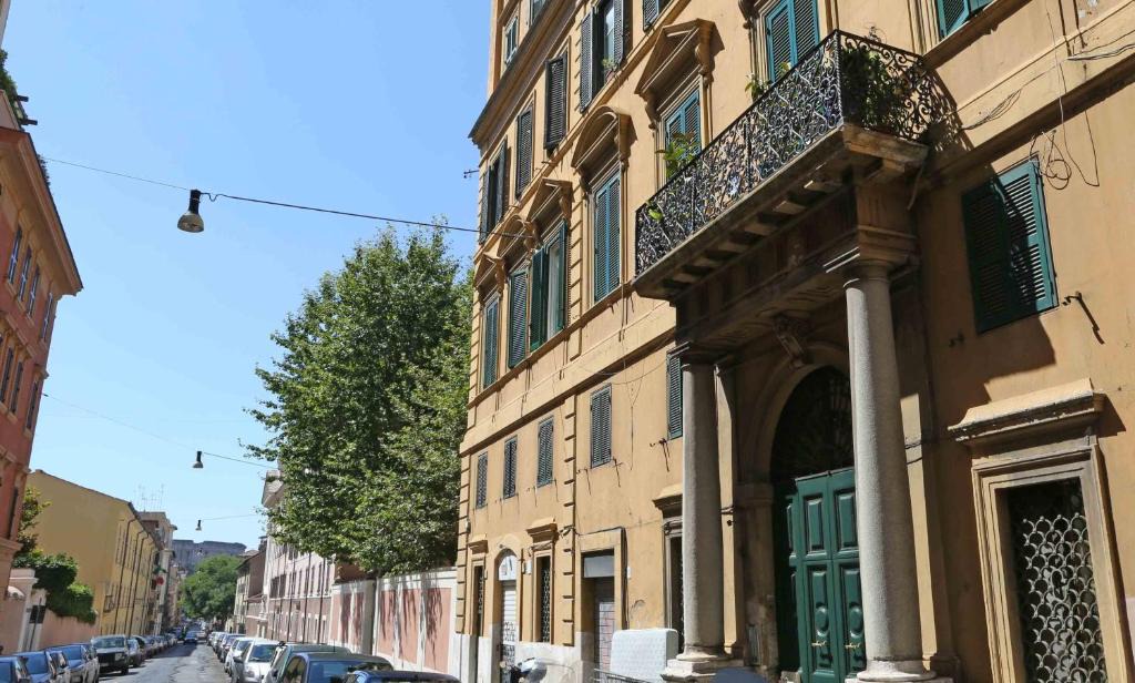 Monti Apartment | Apartment - Laterano 85 Near the Colosseum