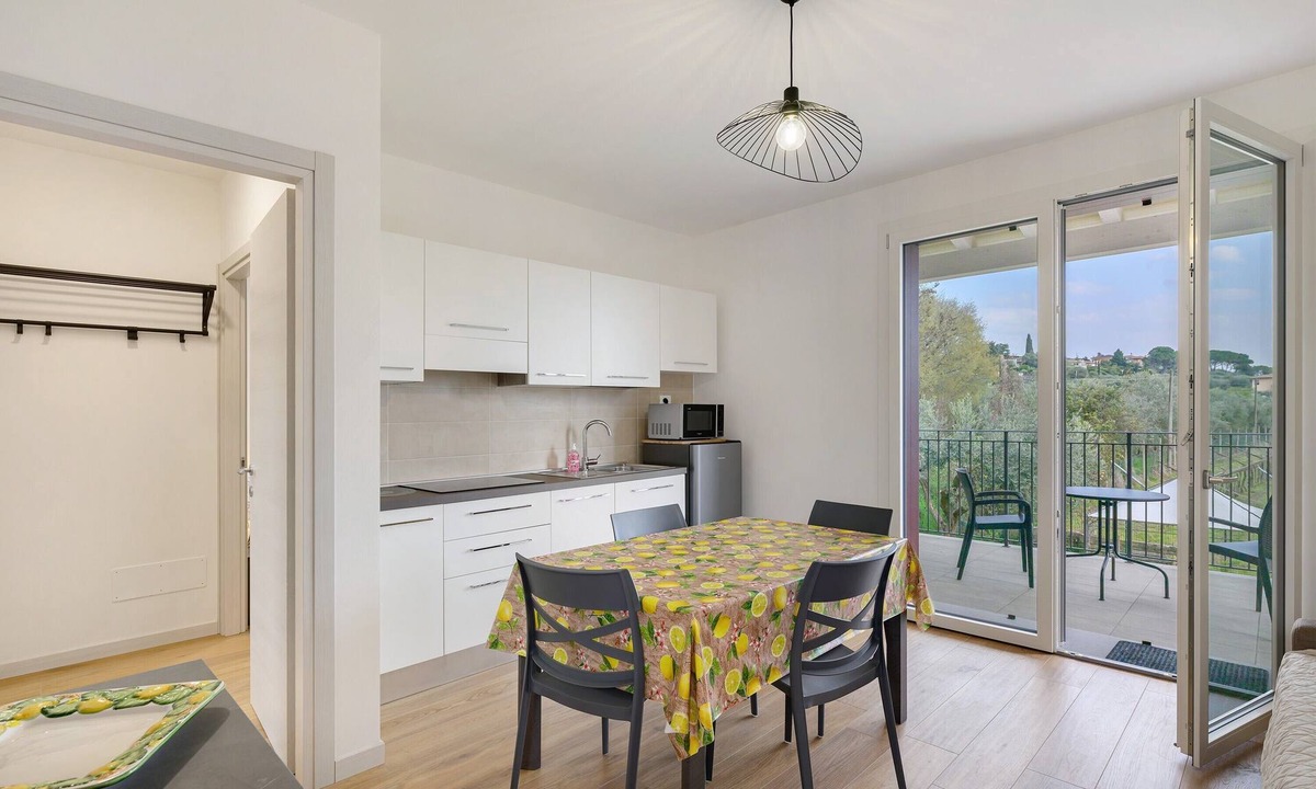 Bardolino Apartment | Apartment 'Limone' with Private Lake-View Terrace, Shared Garden, and Air Conditioning