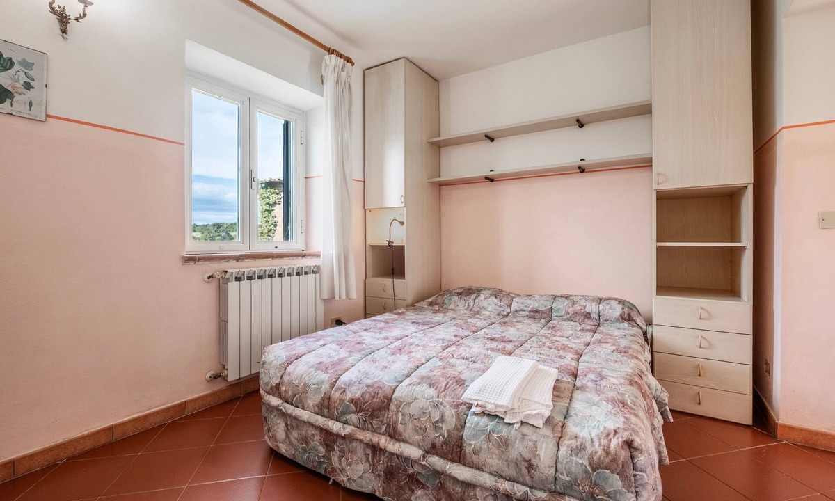 Sorano Apartment | Apartment 'Porcilaia' with Shared Pool, Private Terrace and Shared Garden