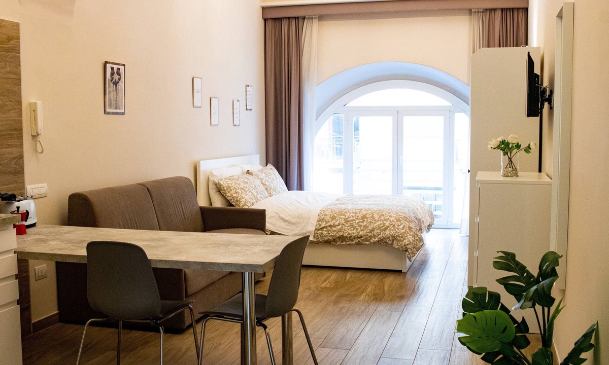 Salerno Apartment | Apartment 'Special House' with Wi-Fi and Air Conditioning