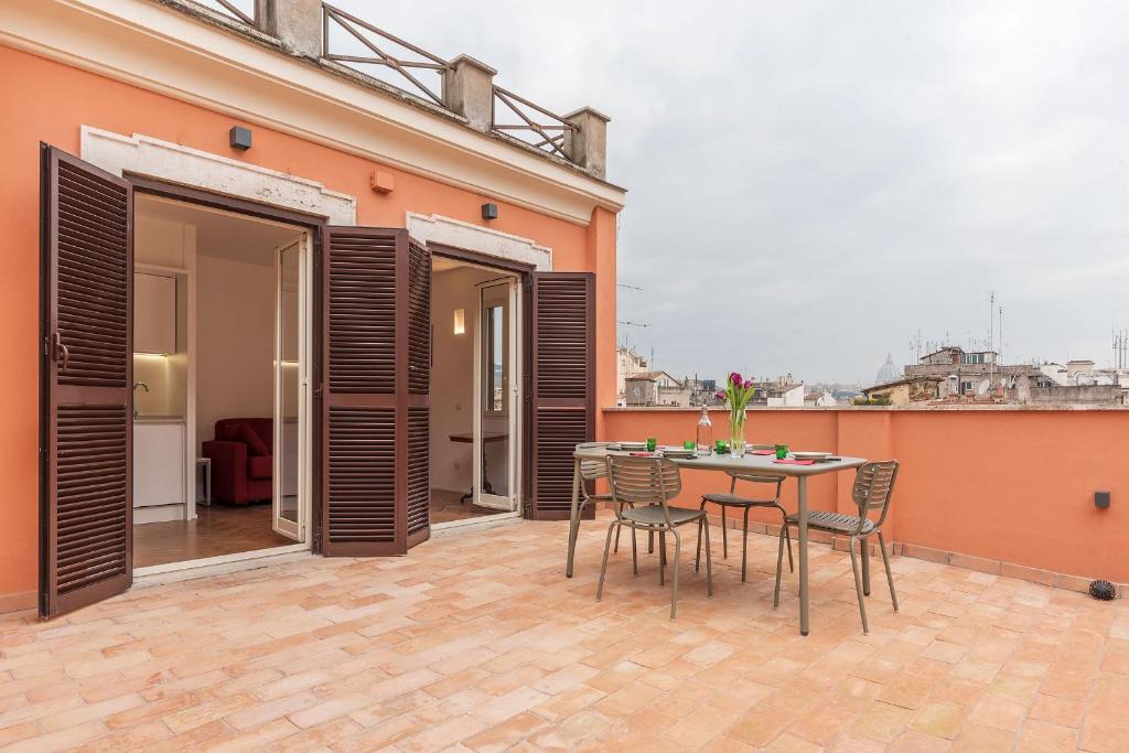 Rione VI Parione Apartment | Apartment with Terrace in via del Pellegrino - FromHometoRome
