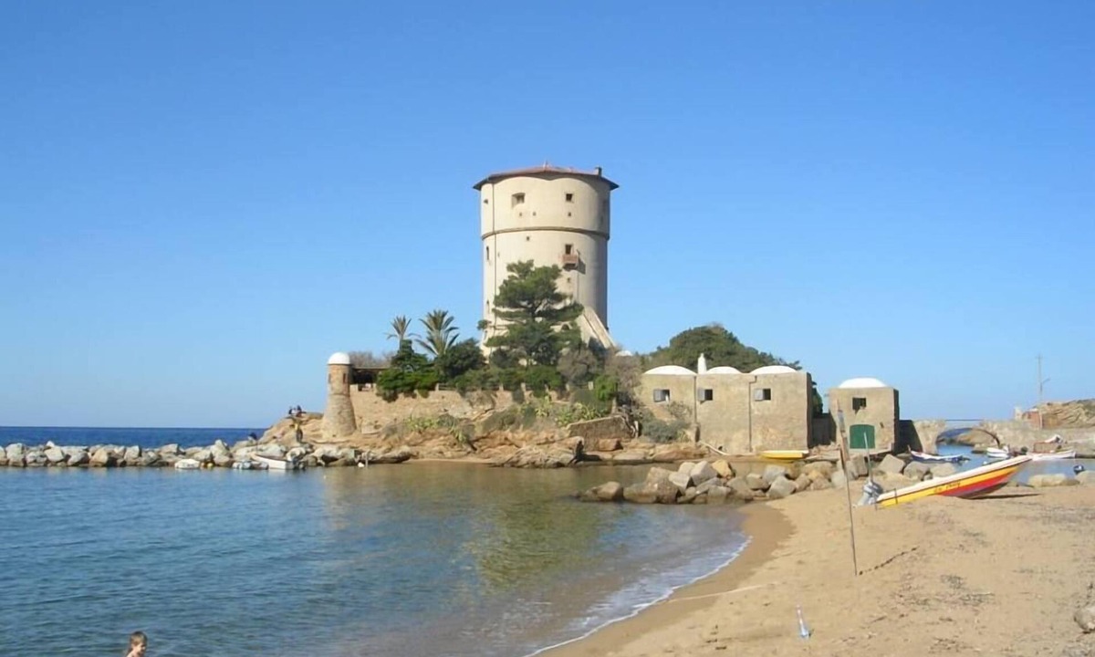 Giglio Campese House | Apartments in ancient tower on the sea