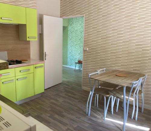 Compreignac Apartment | Appartement La Libellule, professionnels et vacanciers