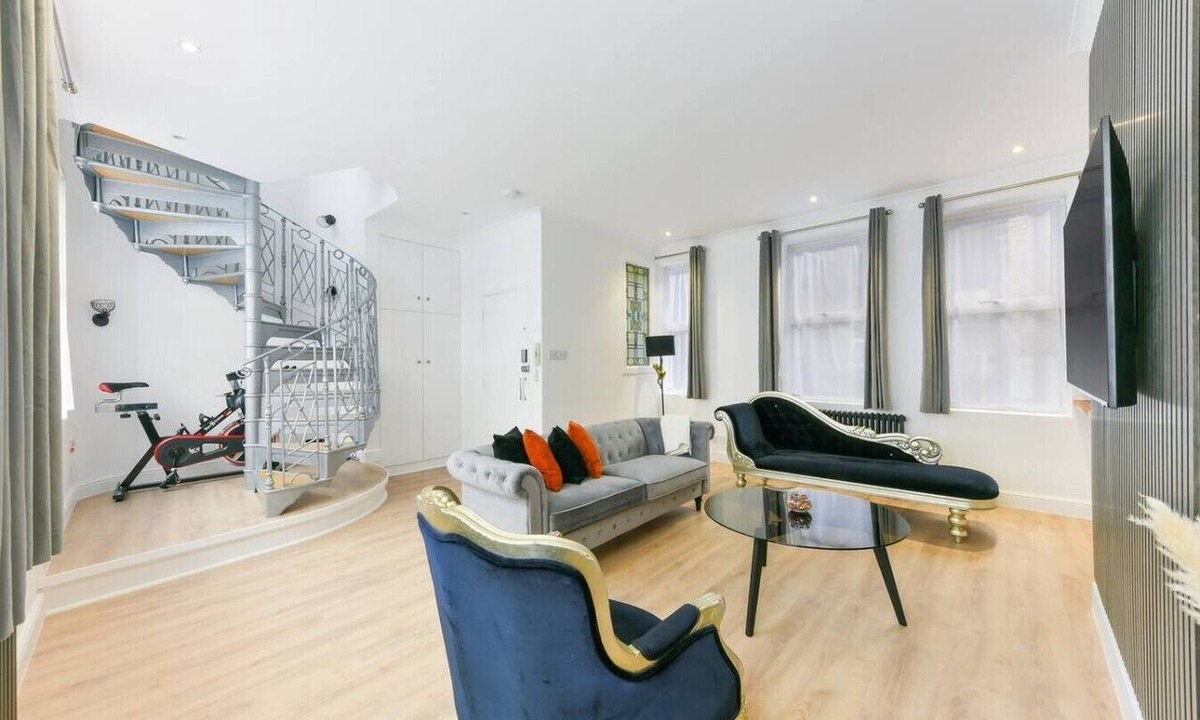 Farringdon Apartment | Avari - Stunning 3Level Residence in Hatton Garden