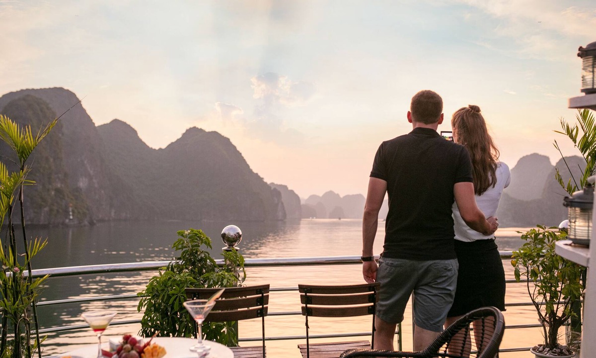 Cat Hai Boat Rental | Azela Cruise