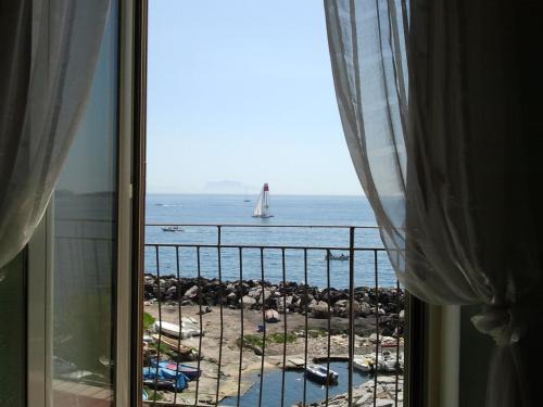 Pozzuoli Bed & Breakfast | B&B Borgo Marinaro