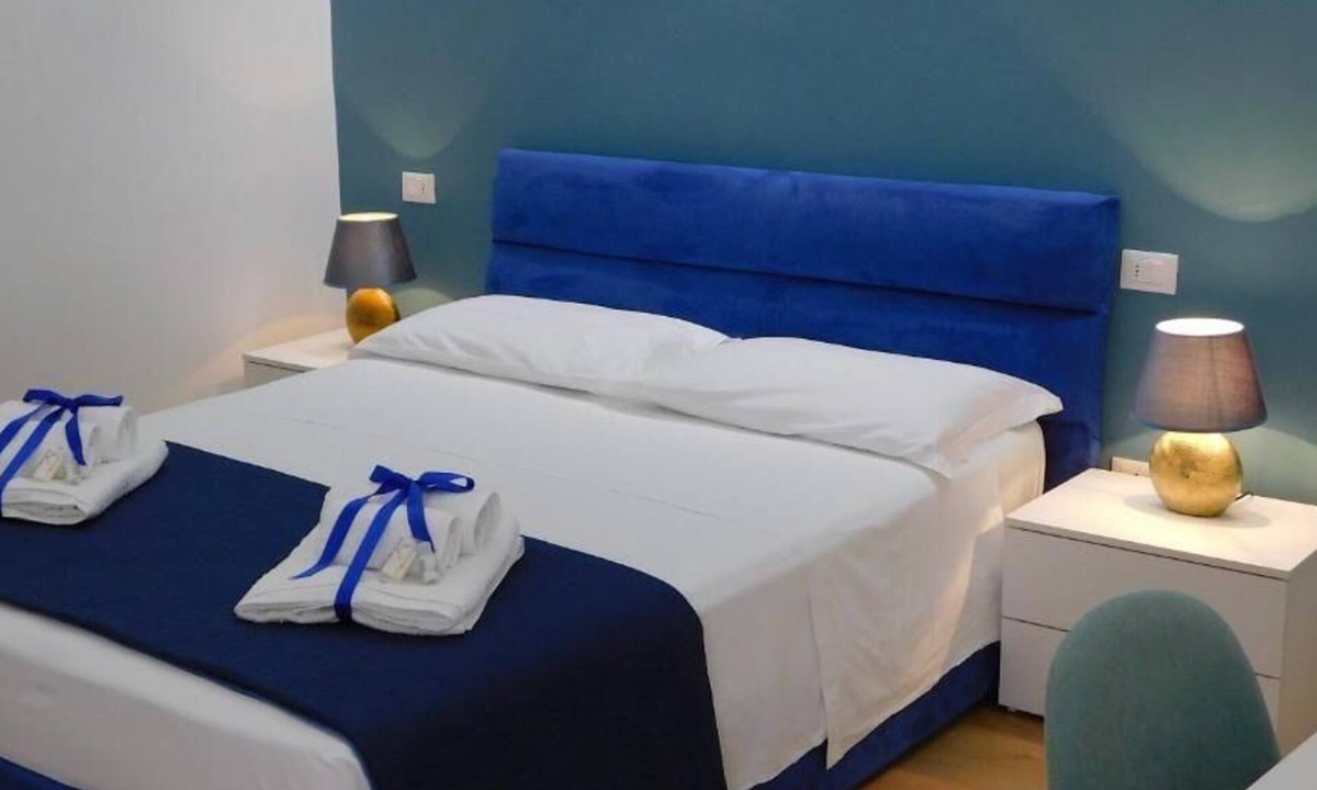 Rodi Garganico Apartment | B&B La Maison del Borgo | Double room with balcony