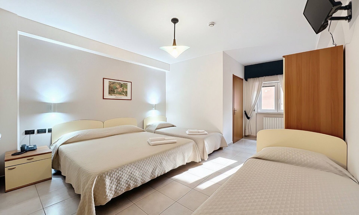 Monte Sant'Angelo Bed & Breakfast | B&B with Window - 109 - Santangelo - Pool
