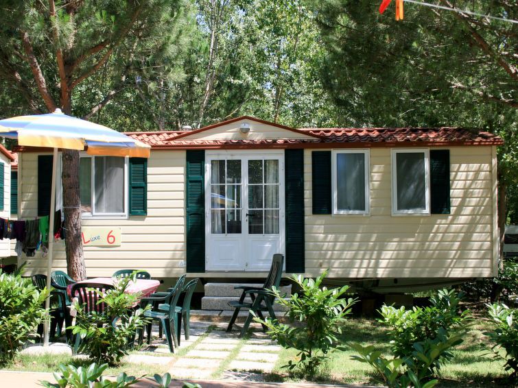 Badiaccia Villa | Badiaccia Holiday Home, Sleeps 6 with Pool, Air Con and WiFi