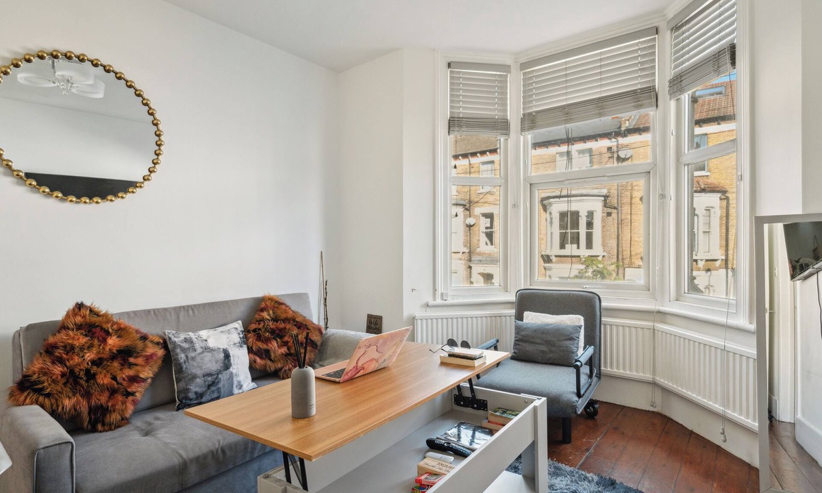 Coldharbour Apartment | Beautiful Abode in Brixton