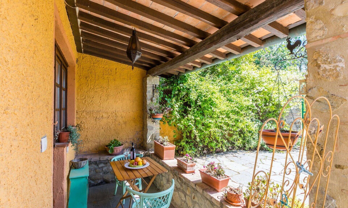 Casciano di Murlo Apartment | Beautiful apartment for 2 people with WIFI, TV, pets allowed and parking