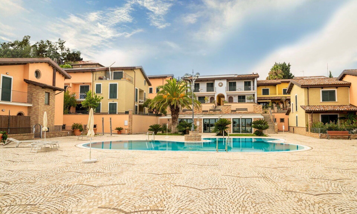 Tortoreto Lido Apartment | Beautiful apartment for 4 guests with WIFI, pool, A/C, TV and pets allowed