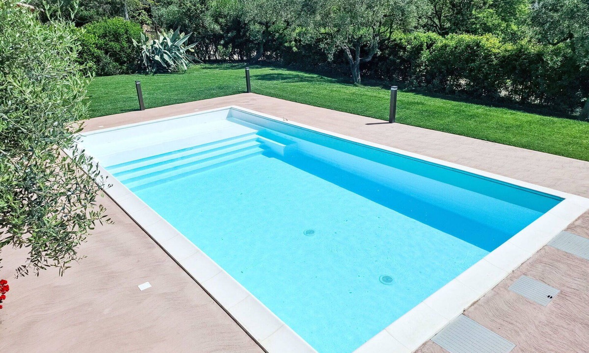 Spoltore Villa | Beautiful private villa with private pool, WIFI, A/C, TV, patio, pets allowed and panoramic view